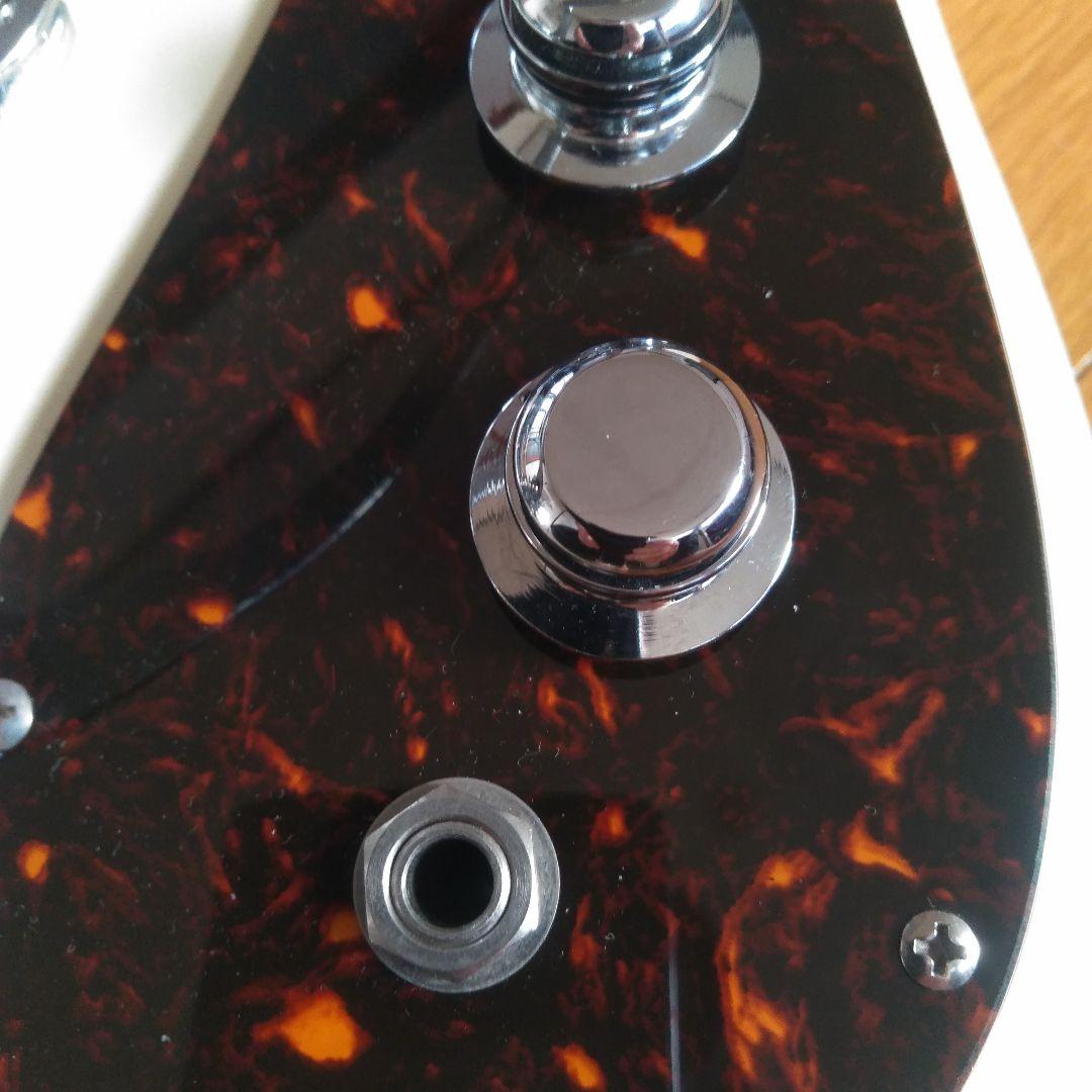 1965年エレキの若大将で登場したWhite Mosrite モズライト