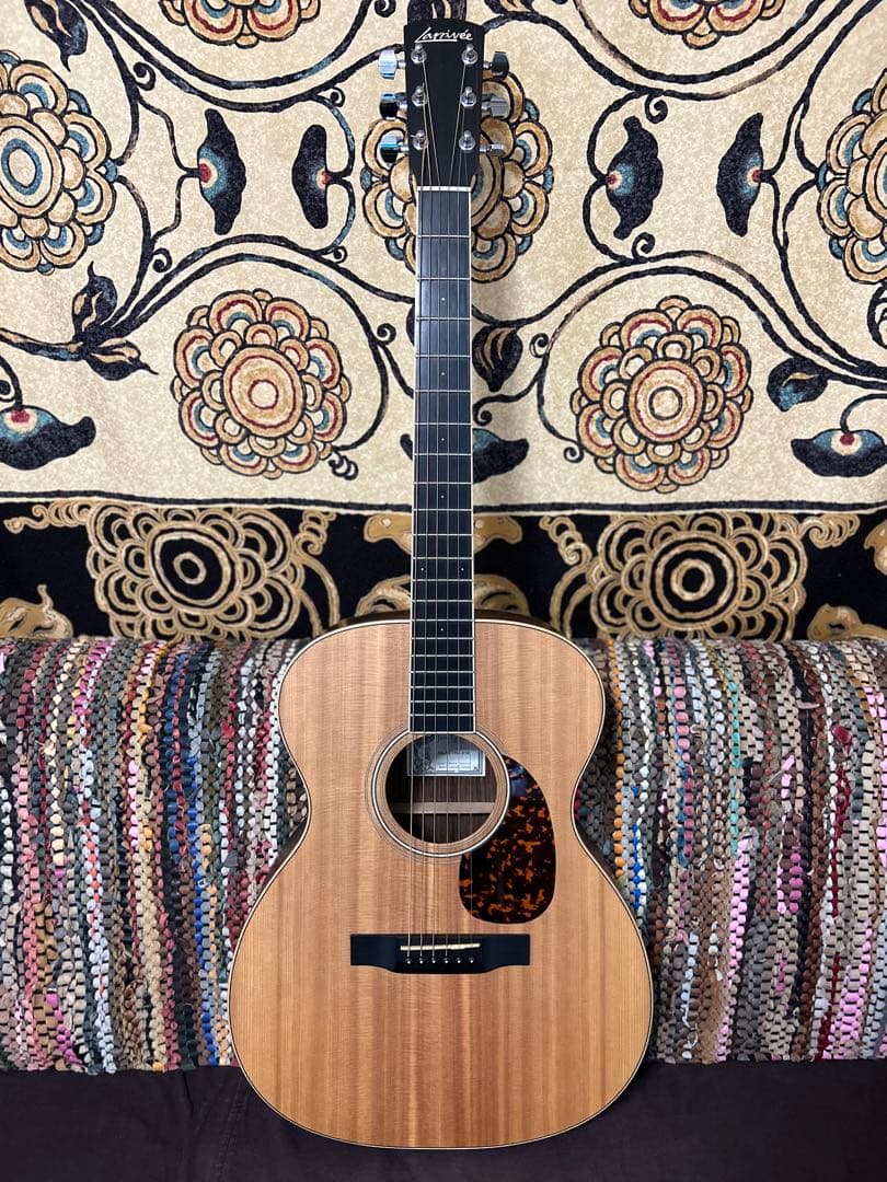 ギター Larrivee OM03R