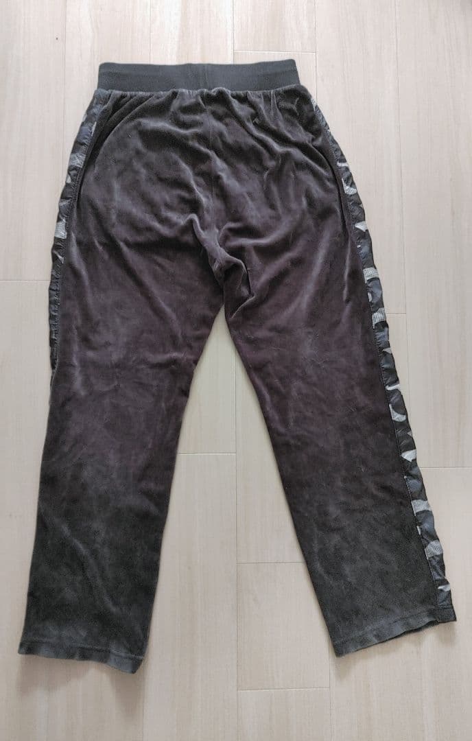 【希少】PUMA ジャージ 上下 セットアップ ベロア素材 迷彩カモ線 ロゴ刺繍