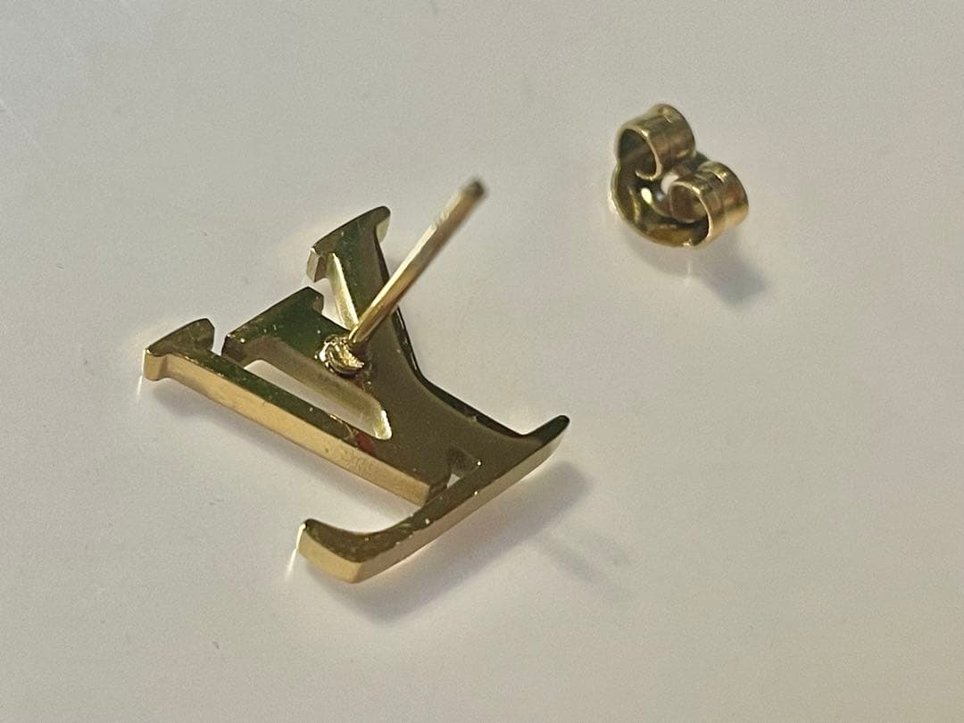 Louis Vuitton ゴールド LVロゴ ピアス(片耳)