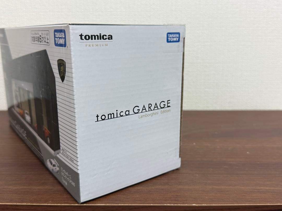 【新品未使用品】トミカ　ガレージ　ランボルギーニエディション トミカプレミアム