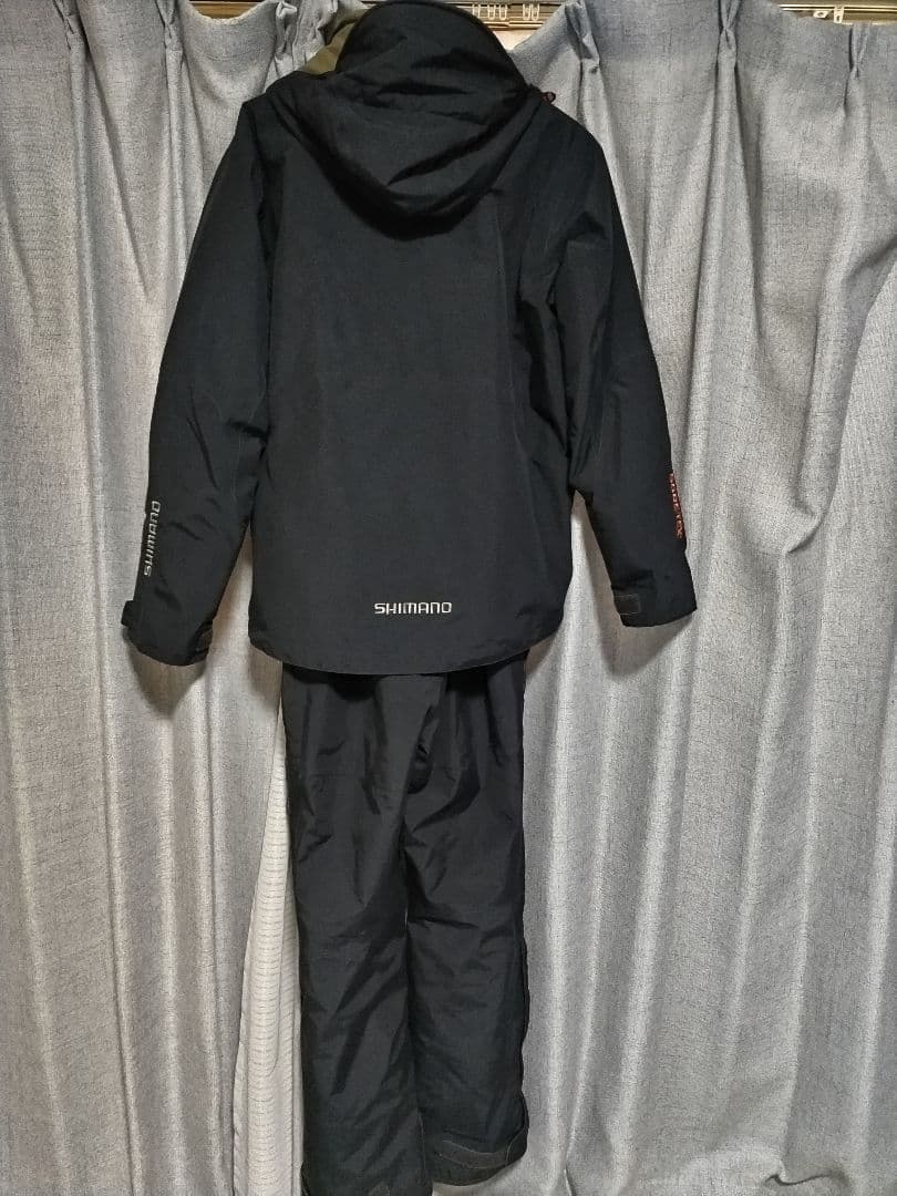 シマノ　ゴアテックス防寒着　ウォームスーツ中綿入り　美品