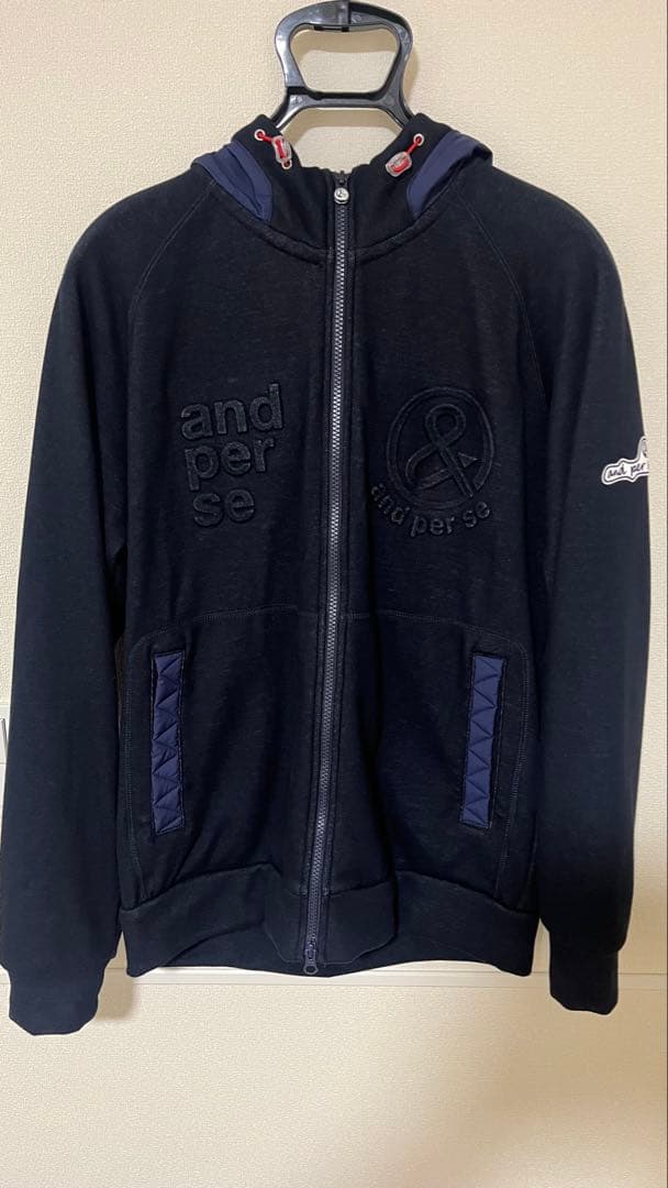 【美品】アンパスィ　フード付きパーカー　ネイビー