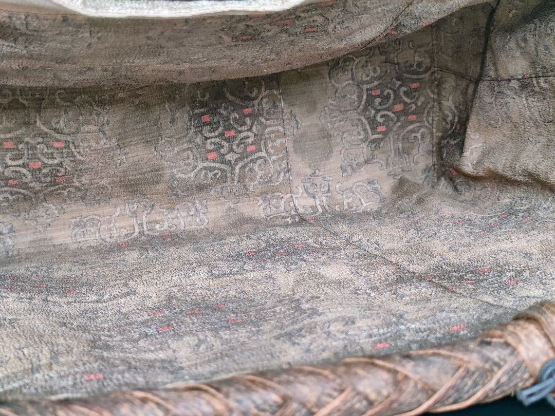 しの　希少天然素材 　沢胡桃かごバッグ　籠バック