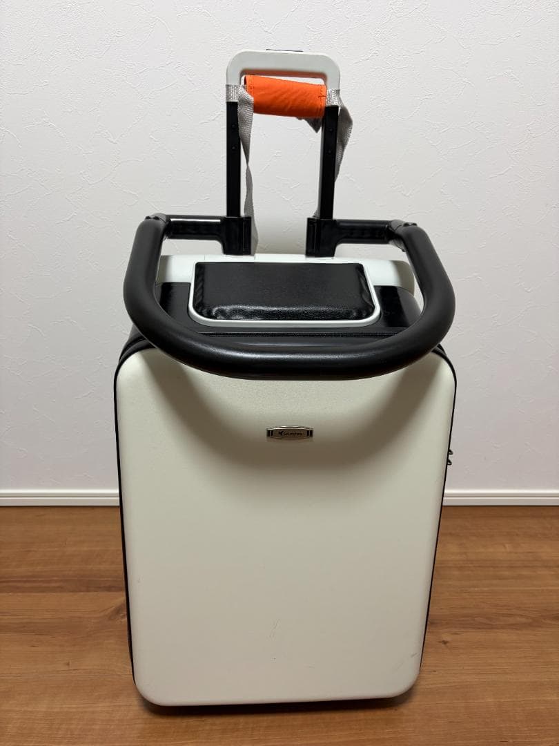 子供が乗れるスーツケース　キャリケース　ダイヤルロック