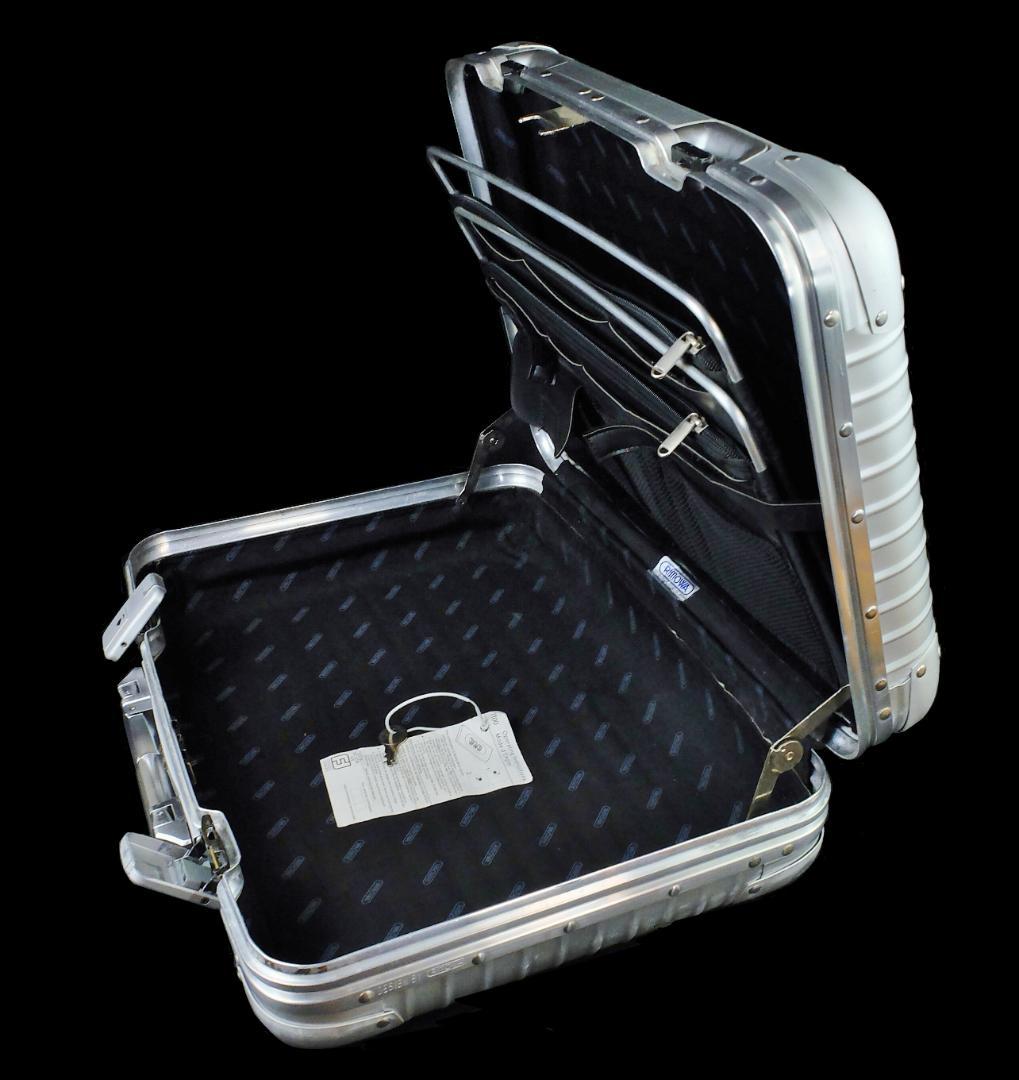 リモワ 旧盤『トパーズ』ボーディングケース （23L）青ロゴ