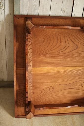 古い木製無垢材のテーブル　座卓