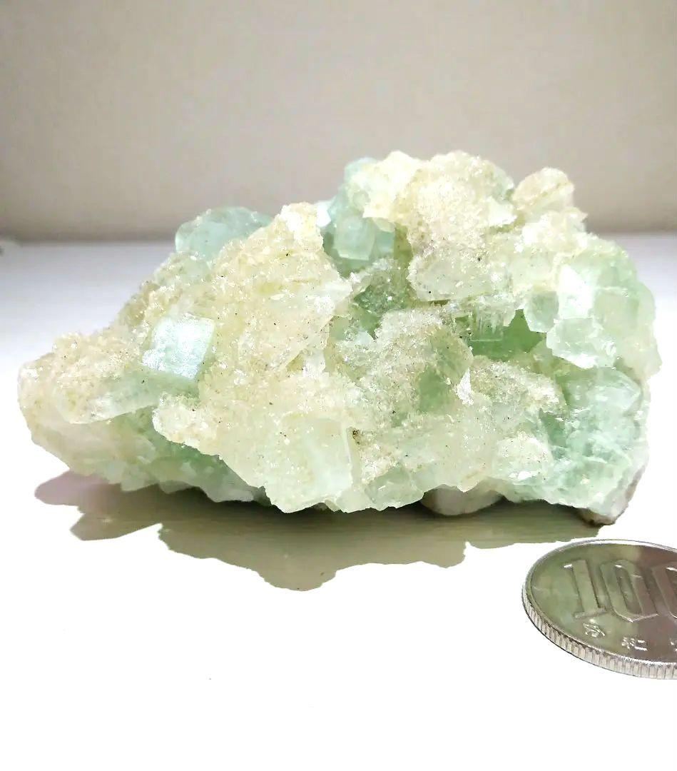 グリーンアポフィライト（魚眼石）　鉱物標本