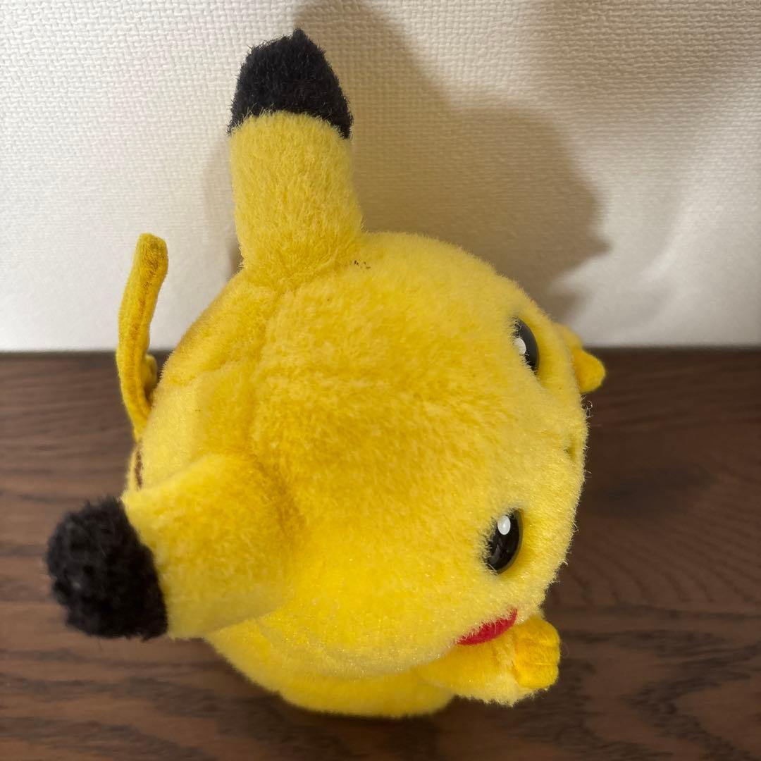 お腹を押すと鳴く TOMY ピカチュウ ぬいぐるみ 初期
