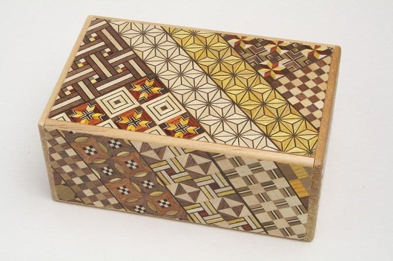 【包装未開封/赤リボン】箱根寄木細工 秘密箱10回仕掛け 5寸 小寄木