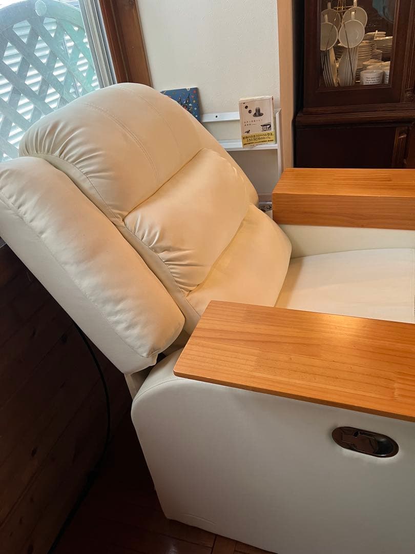 ネイル　施術　ハンド　フット　ソファ　リクライニング　収納可能　フットレスト付