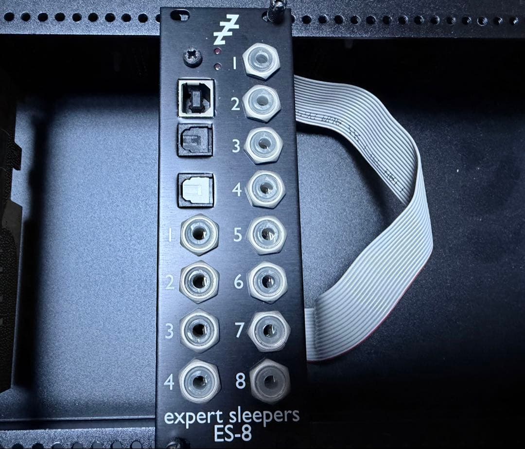 expert sleepers ES-8 モジュラーシンセサイザー