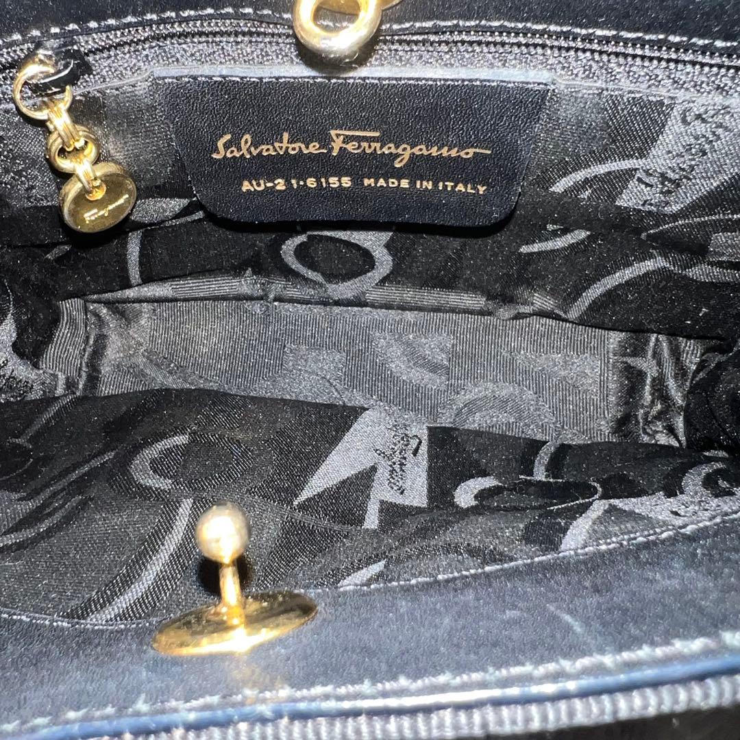 サルヴァトーレフェラガモ　ハンドバッグ　パーティーバッグ　ブラック×ゴールド