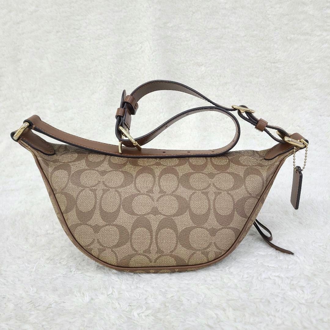 【美品】　コーチ　 ボディバッグ　PVC　シグネチャー　 ベージュ