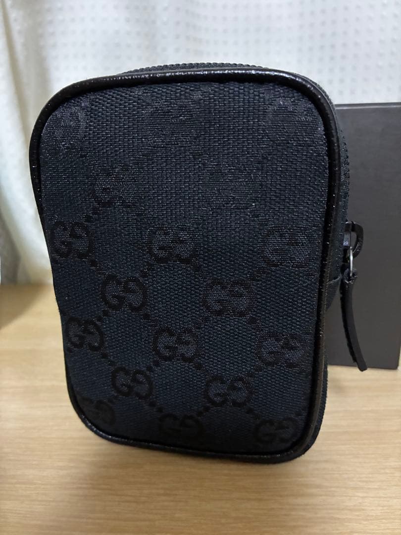 GUCCI ブラック GGパターン ポーチ