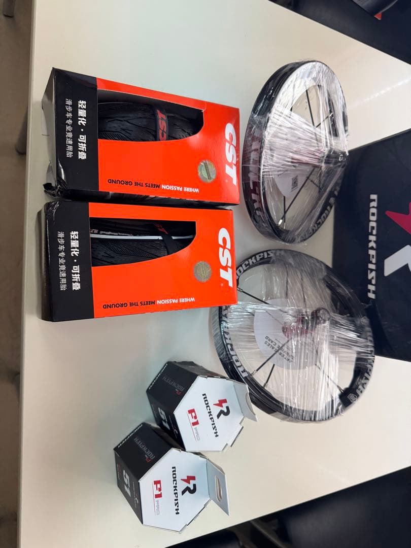 ロックフィッシュ　ホイール　R6 新品　タイヤセット　ストライダー　ランバイク