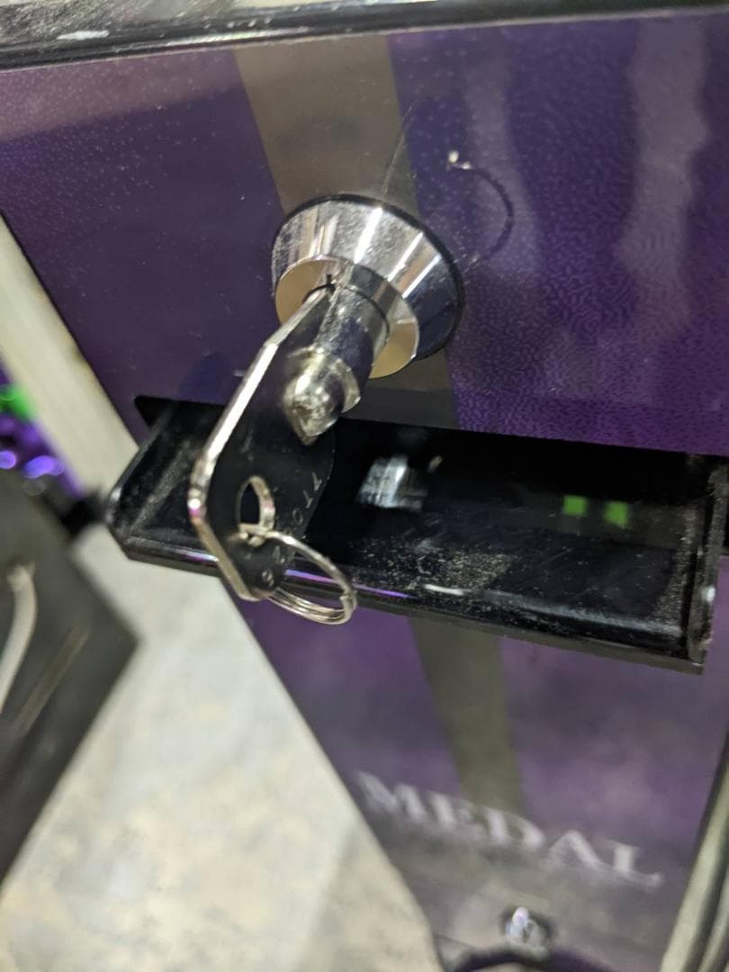 両替機　サンド型　千円を100円玉10枚へ両替