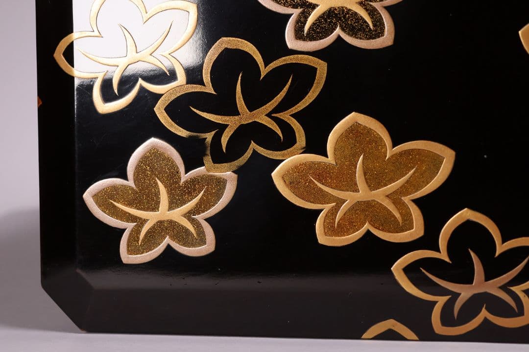 MA523 時代木製漆器 花ちらし金蒔絵 梨地 饅羹重 饅頭箱 菓子重 菓子器