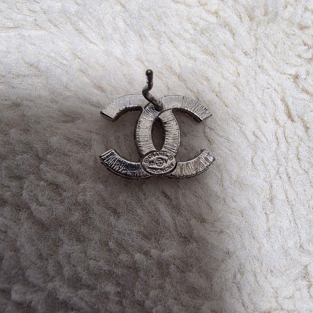 CHANEL シルバー ロゴピアス 片耳