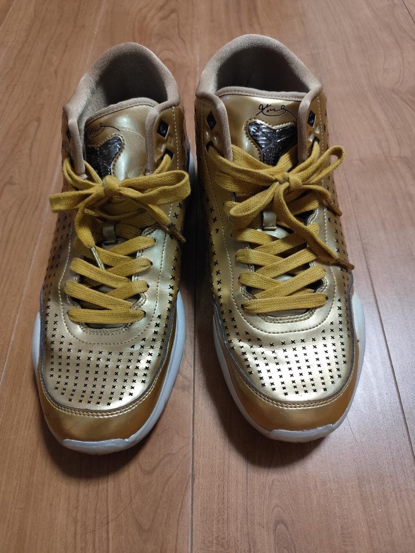 コービーX MID EXT ゴールド