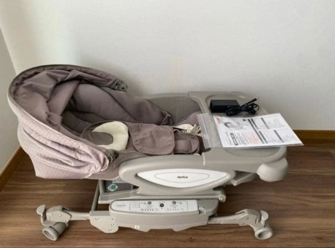 アップリカ　ユラリズム　オートプレミアム　ハイローベッド&チェア