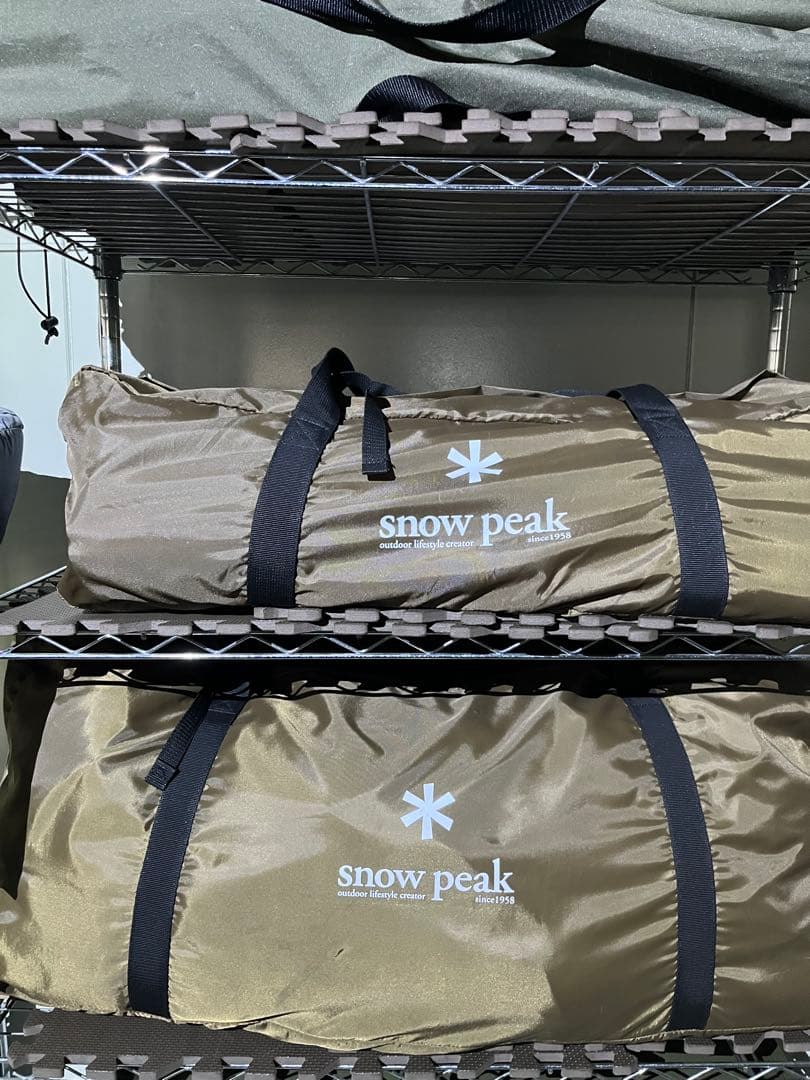 スノーピーク ゼッカ　ジカロテーブル　ドベルグxアイスランドクーラーボックス