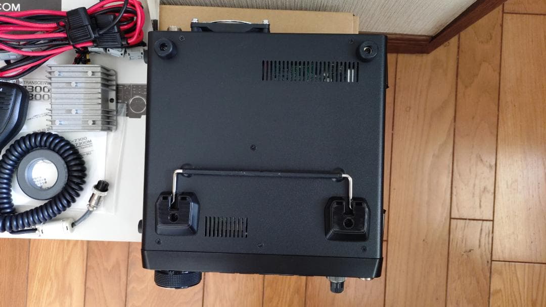 ★★★アイコムＩＣ－７３００Ｍ（５０Ｗ）ＤＣ-ＤＣコンバータ他付属品あり★★★