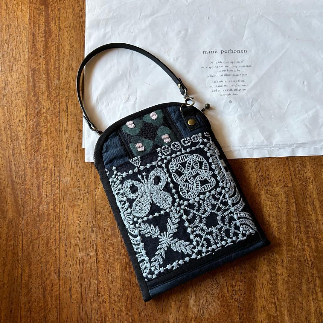 ミナペルホネン　スマホポーチ　キルト　papurikko ネイビー