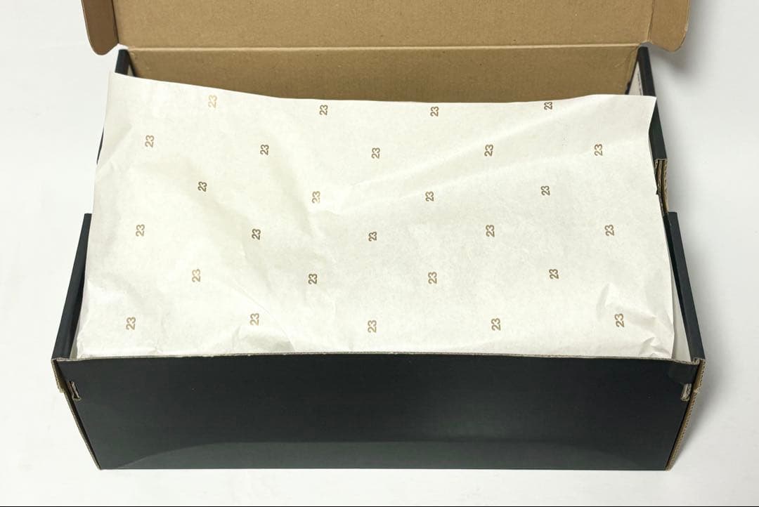 ジョーダン　ウルトラフライ　ブラック/リフレクトシルバーホワイト 27.5cm