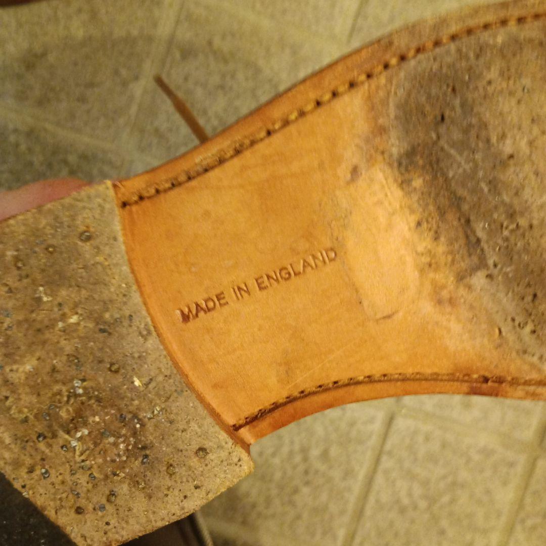 Tricker's ブラウン レザー ウィングチップ