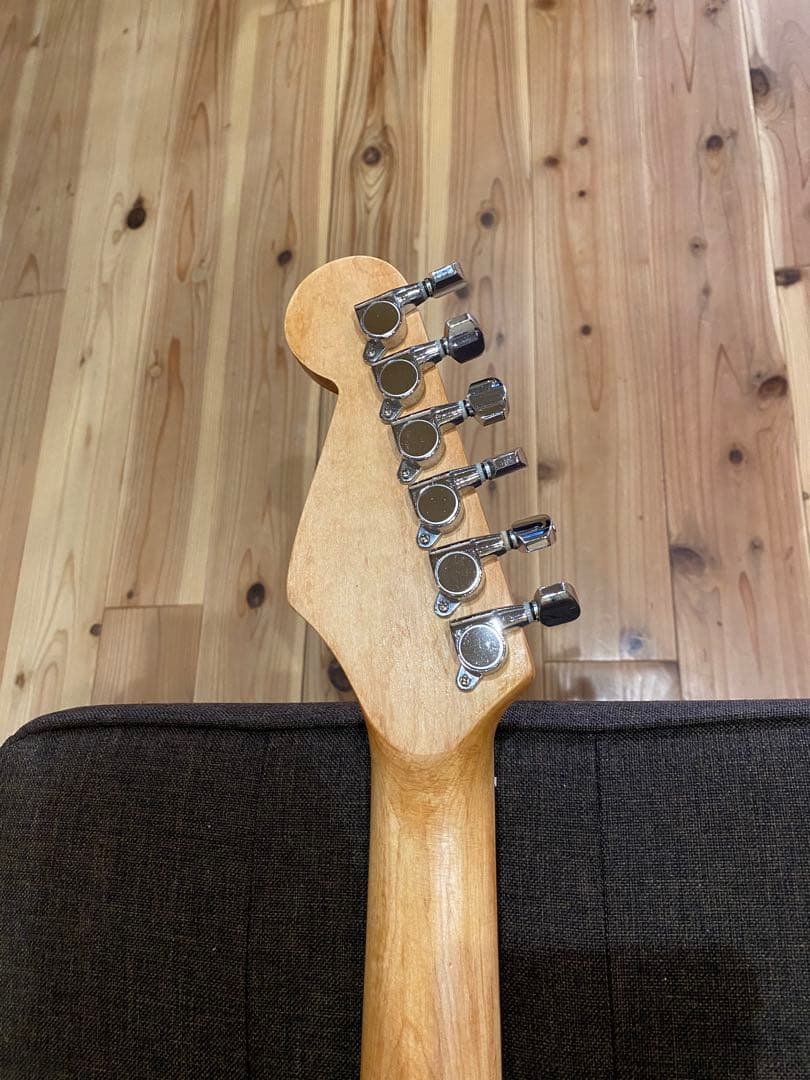 ストラトキャスター ナチュラルフィニッシュ