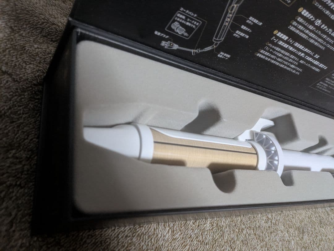 ☆新品未使用☆ 絹女 カールヘアアイロン 32mm　 KC032