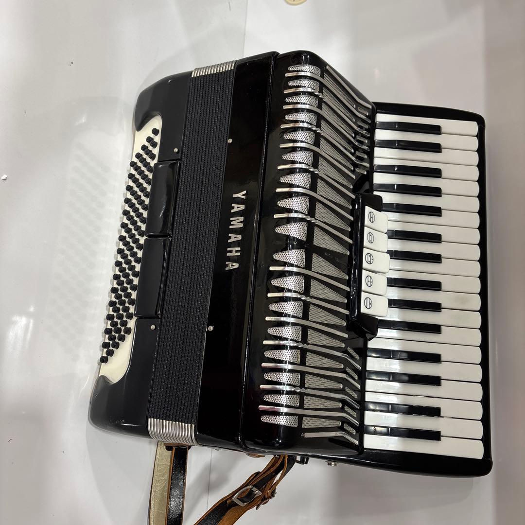 T114 YAMAHA アコーディオン ブラック カバー付き