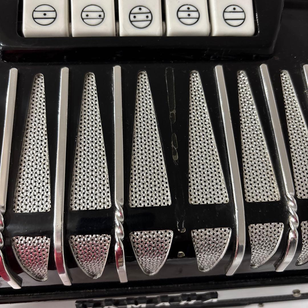 T114 YAMAHA アコーディオン ブラック カバー付き