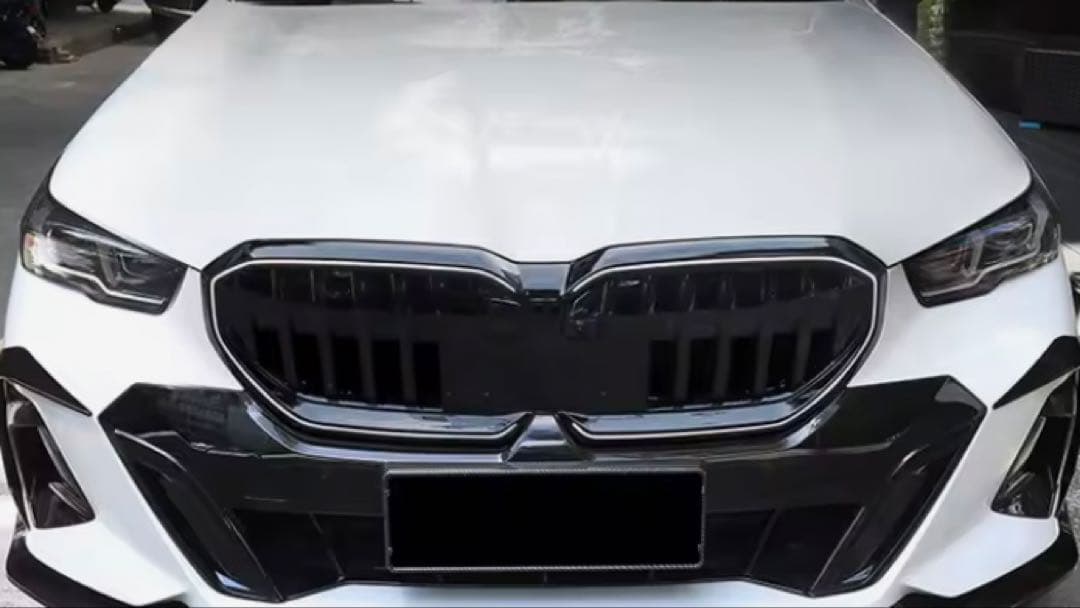 新作車用５シリーズ　G60 フロントキドニーグリル