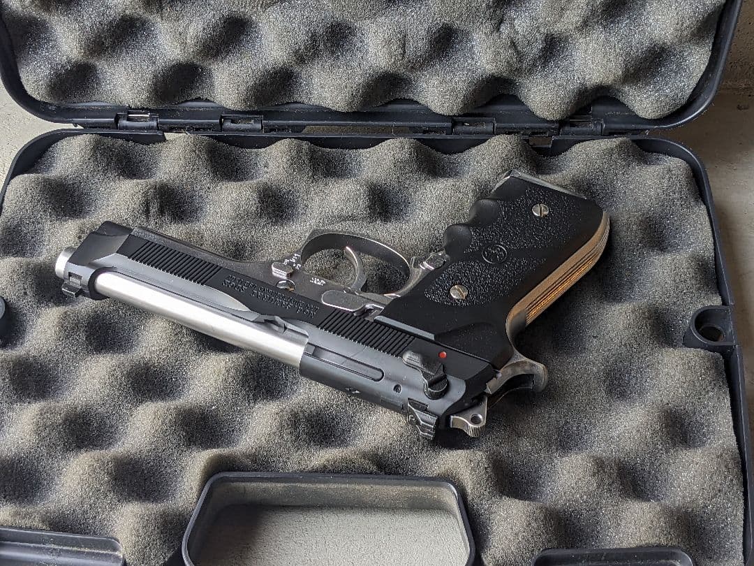 東京マルイ　本体/ベレッタM92F スライド/サムライエッジ　ソフトケース付き！