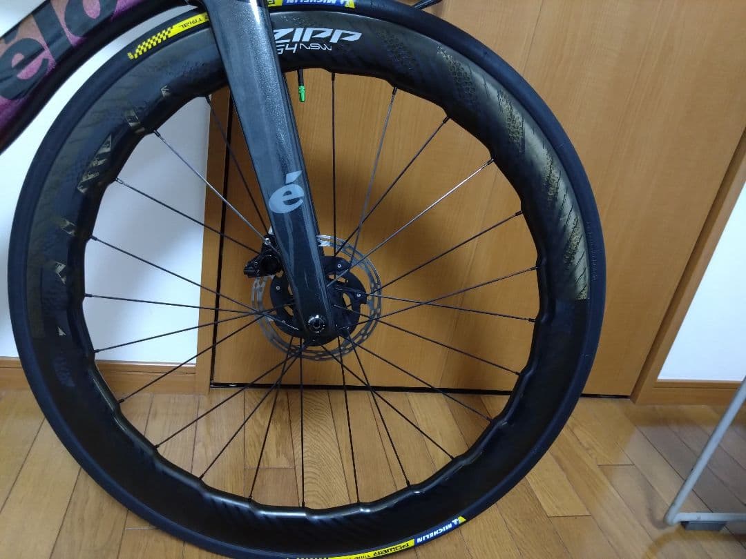 ZIPP 454nsw （前輪）ZIPP SUPER9 DISC（後輪）