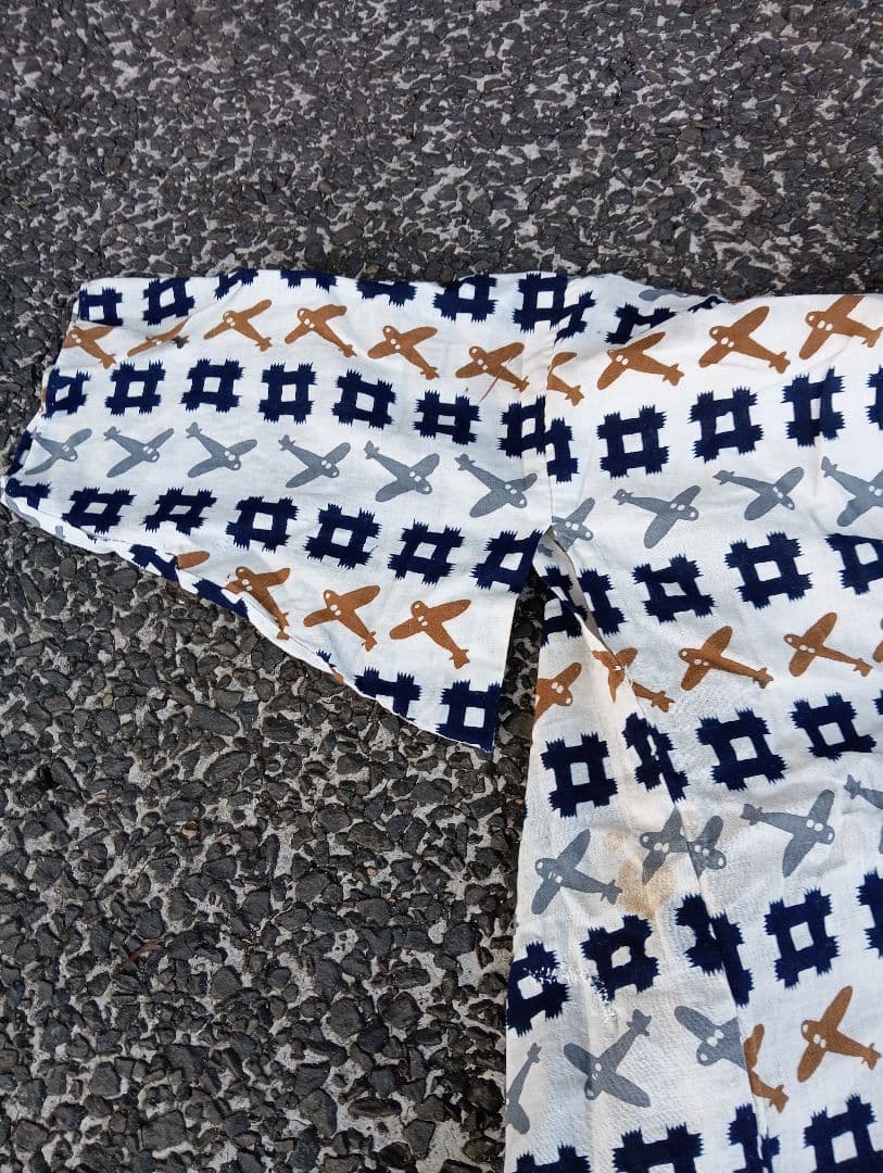 戦闘機柄　着物　子供服　古布　　戦前　戦争　　戦時資料　飛行機