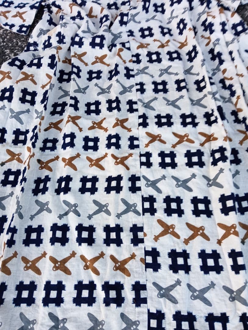 戦闘機柄　着物　子供服　古布　　戦前　戦争　　戦時資料　飛行機