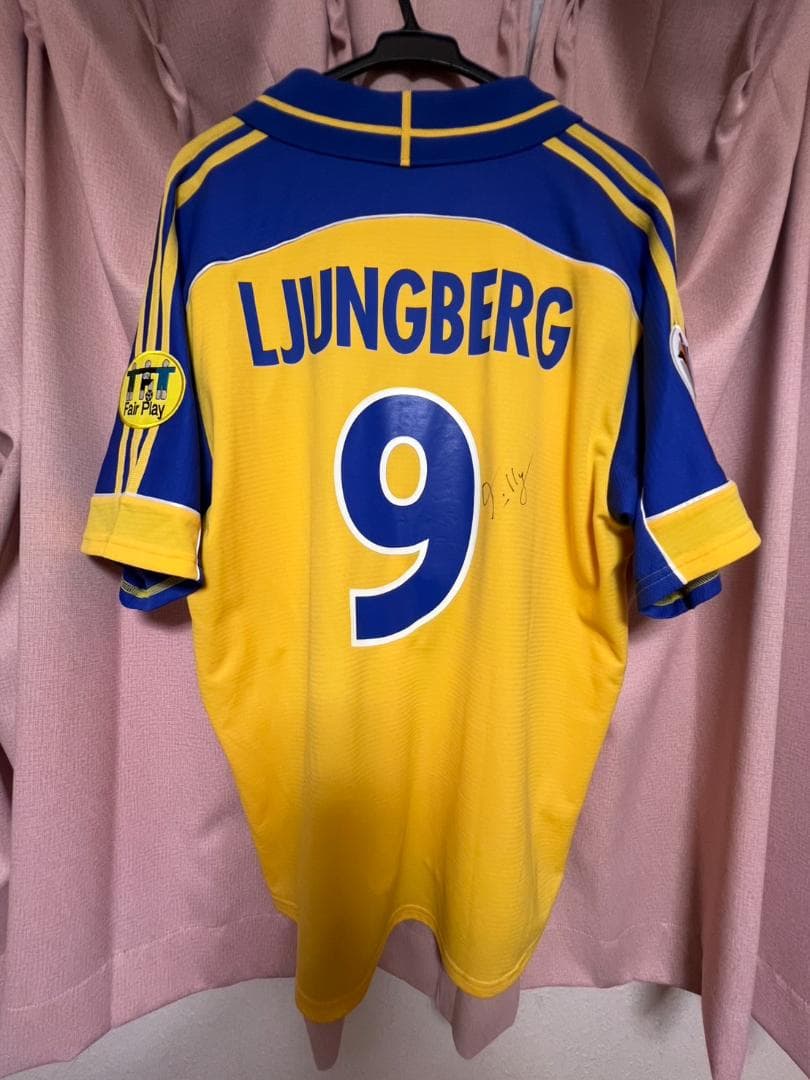 サッカー・スウェーデン代表 ユングベリ（LJUNGBERG） 9番