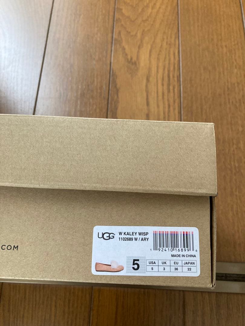 リロ　UGG モカシン