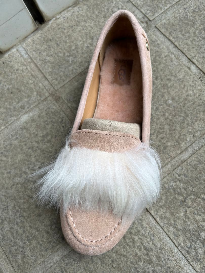 リロ　UGG モカシン