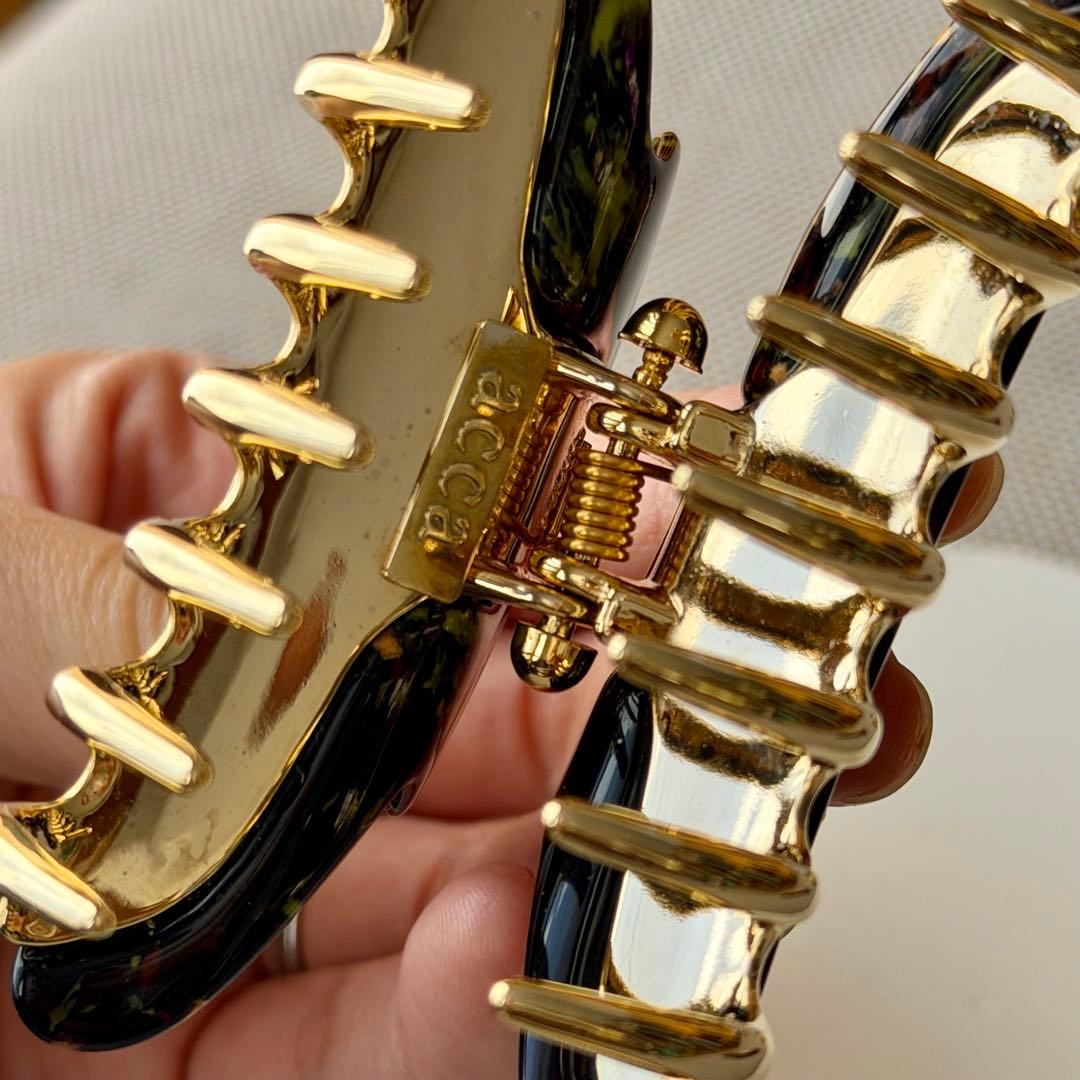 【美品】ほぼ未使用　acca ヘアクリップ 2個セット