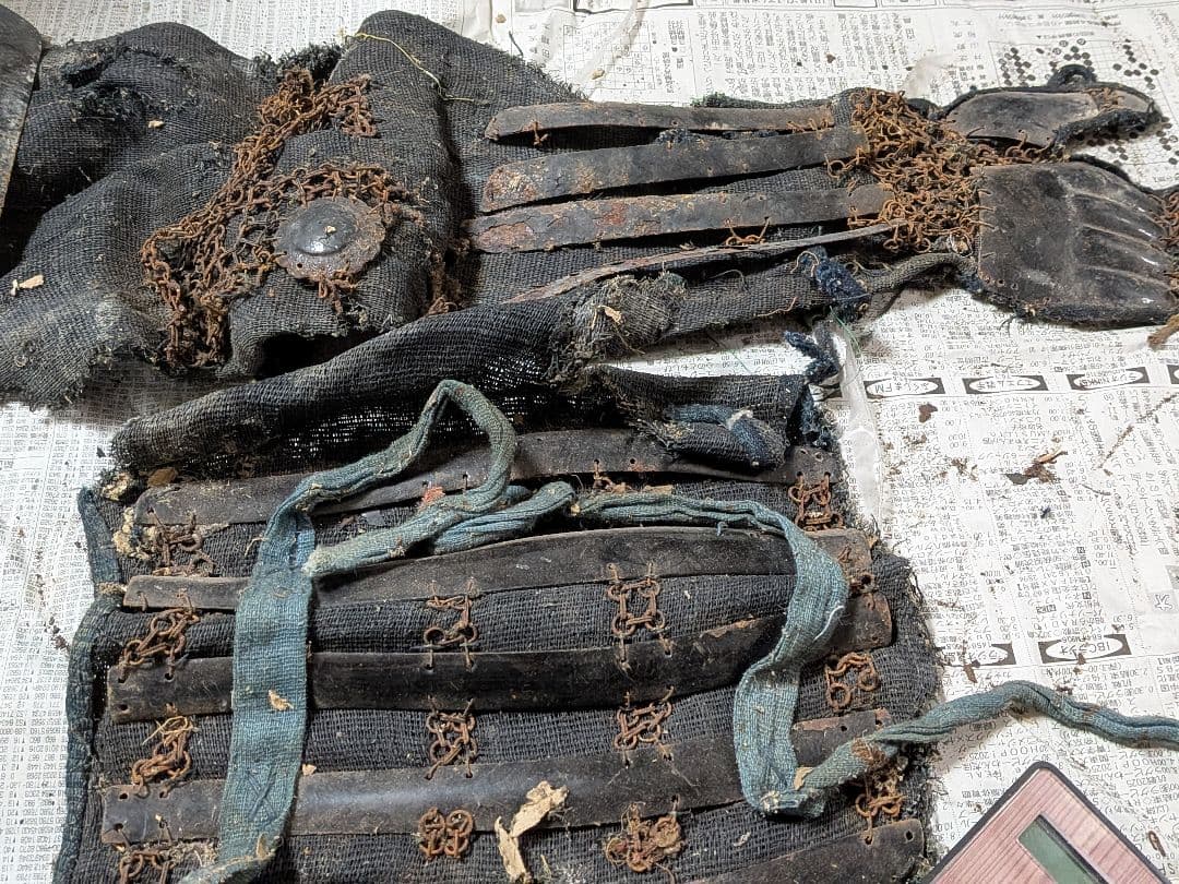 時代本歌武具合戦残骸シリーズ鉄地片袖籠手脛当凄まじい迫力当時物コレクション