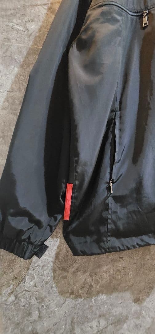 【 PRADA 】 プラダ バックプリント ロゴ ナイロンジャケット パーカー付