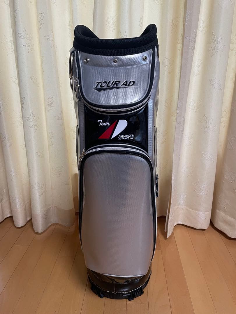 【新品】GRAPHITE DESIGN TOUR AD シルバー　キャディバッグ