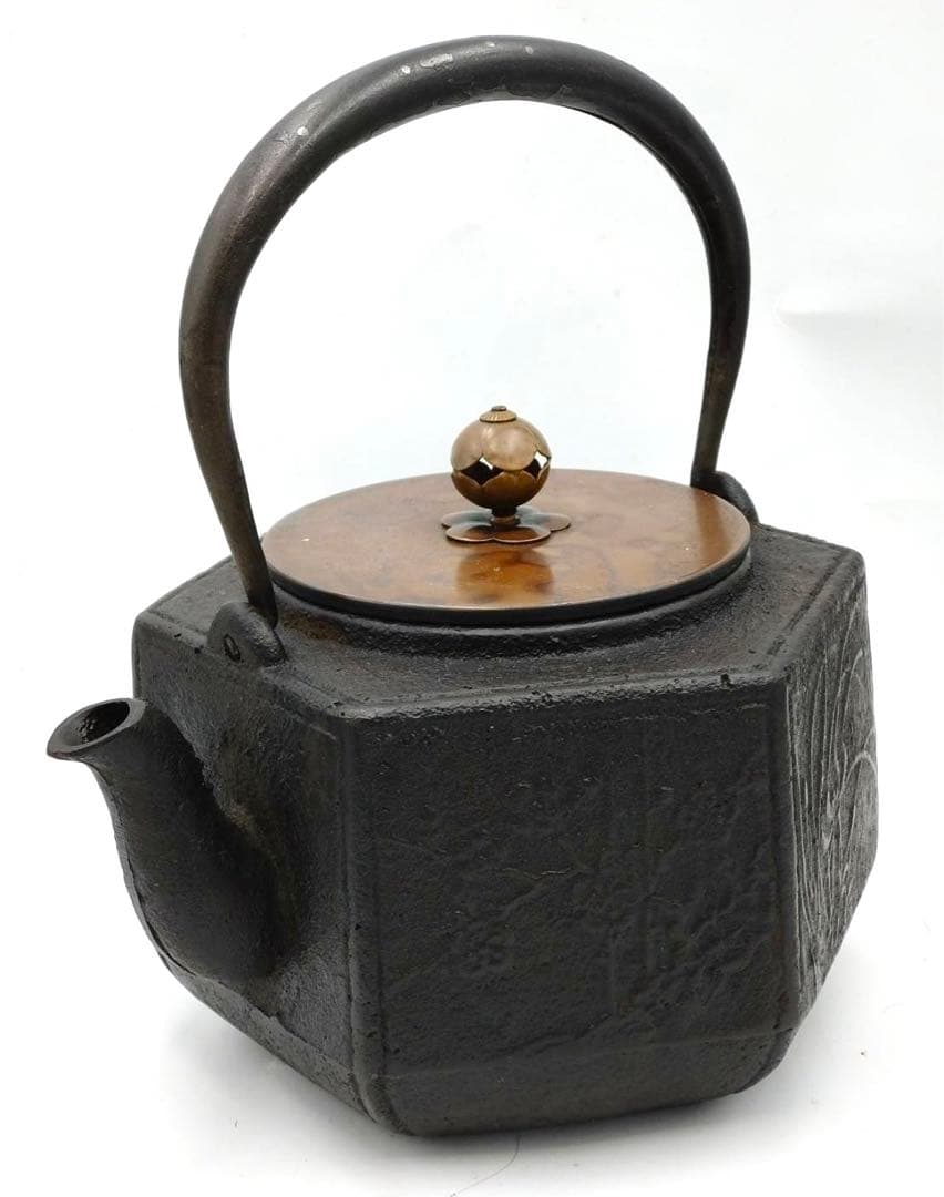 鉄瓶 六角形 草花梅絵図 取っ手 装飾有り