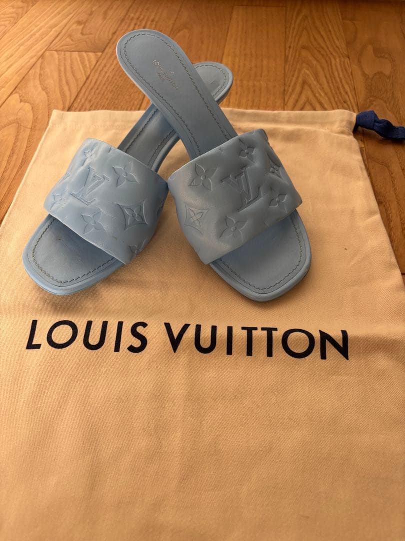 LOUIS VUITTON ライトブルー ミュール