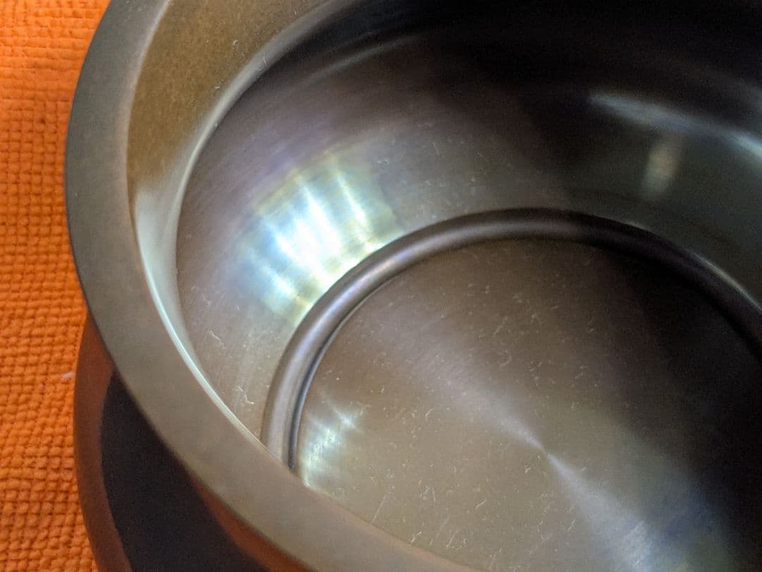 千家十職　十一代中川浄益　利休形餌畚えふご　建水　唐金