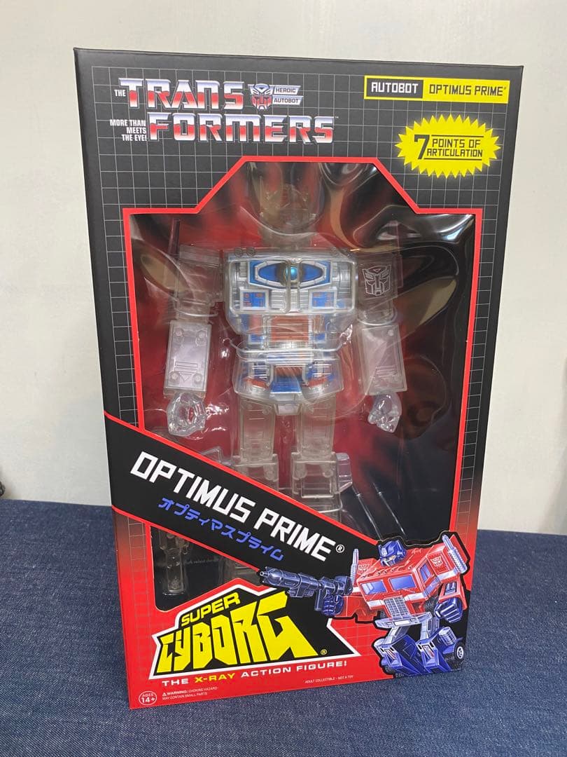 500体限定　『戦え！超ロボット生命体トランスフォーマー』コンボイ（クリア版）